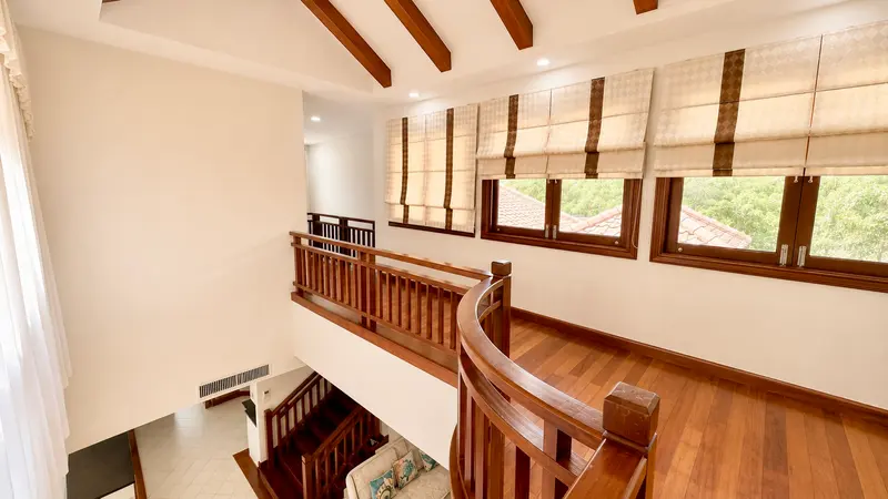 Upper floor — 14