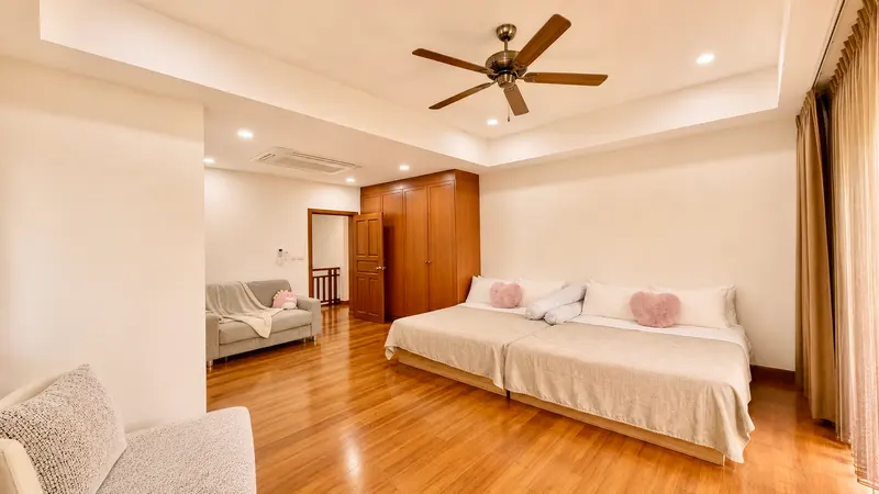 Upper floor — 3