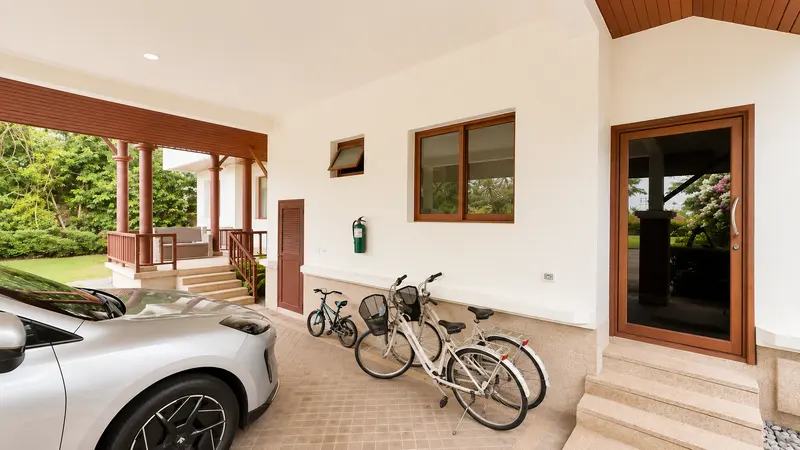 Villa & garden — 8